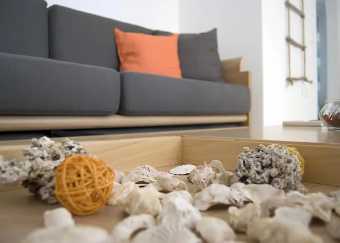 Naxos Olive & Home