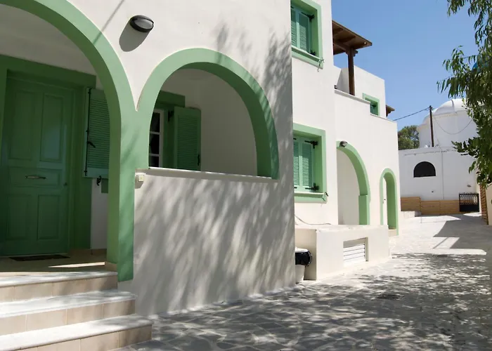 Naxos Olive & Home