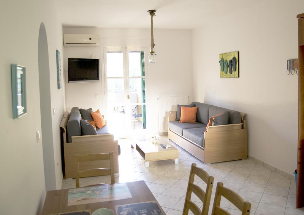 Naxos Olive & Engares