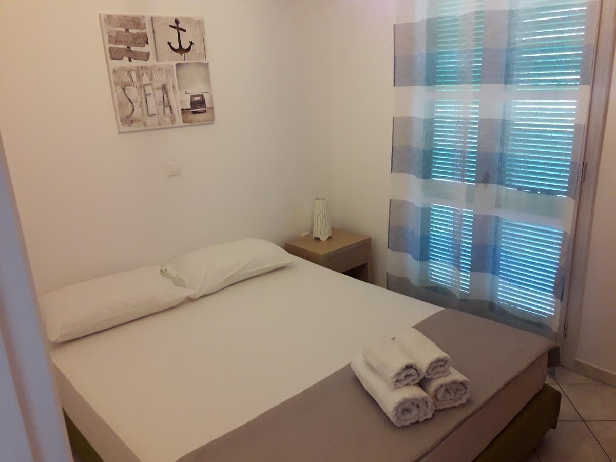 Naxos Olive &